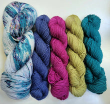 Chevron Stripes Scarf/Sussurro Shawl Kits