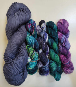 Chevron Stripes Scarf/Sussurro Shawl Kits