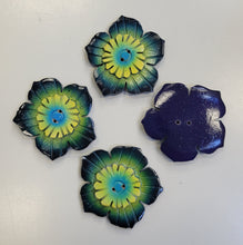 Coco Flower Button