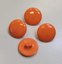 'M&M' Button