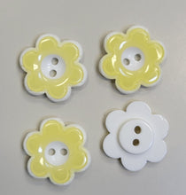 Pastel Daisy Button