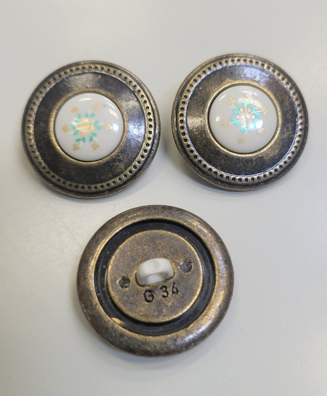 Metal Button w/ Decorative Center