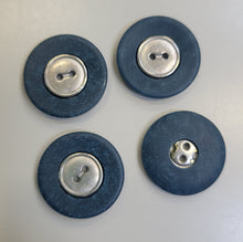 Button w/ Metal Center