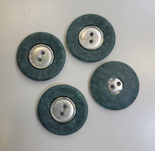 Button w/ Metal Center