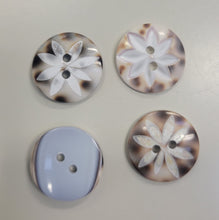 Mother of Pearl Star Cowrie Buttons