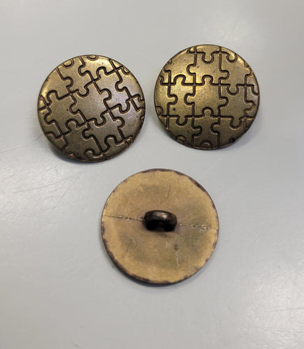 Metal 'Puzzle' Button