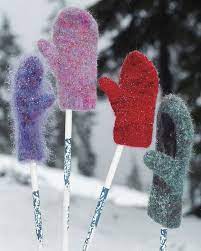 #AC-17 Snow Country Felt Mittens Pattern